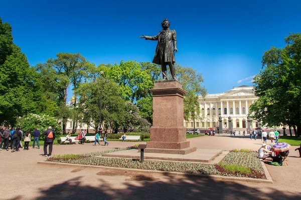 Top Family-Friendly Campsites in the UK for an Unforgettable Halloween Adventure